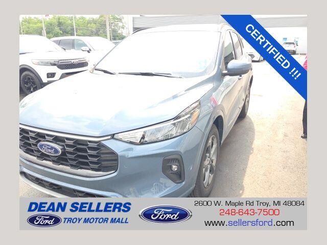 2023 Ford Escape Hybrid ST-Line Select — photo 1 of 26