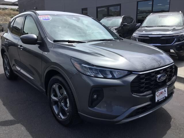 2023 Ford Escape Hybrid ST-Line Select — photo 1 of 13