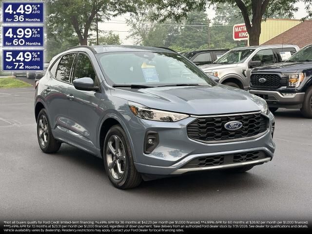 2023 Ford Escape Hybrid ST-Line Select — photo 1 of 13