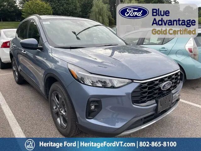 2025 Ford Escape Hybrid ST-Line Select — photo 1 of 10