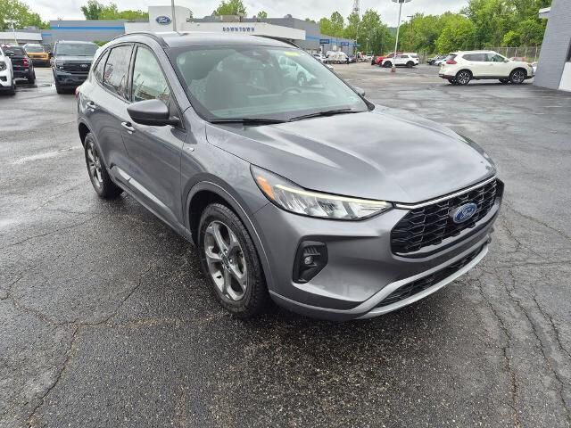 2024 Ford Escape Hybrid ST-Line Select — photo 1 of 39