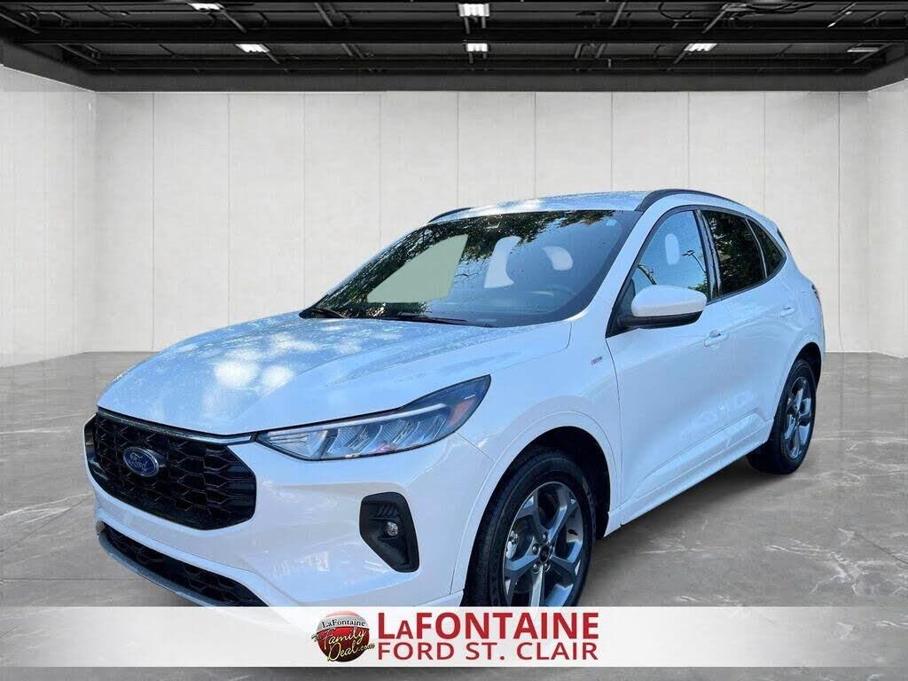 2024 Ford Escape Hybrid ST-Line Select — photo 1 of 9