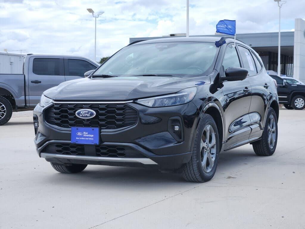 2023 Ford Escape Hybrid ST-Line Select — photo 1 of 1