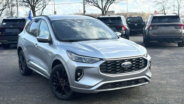 2023 Ford Escape ST-Line Elite — photo 1 of 26