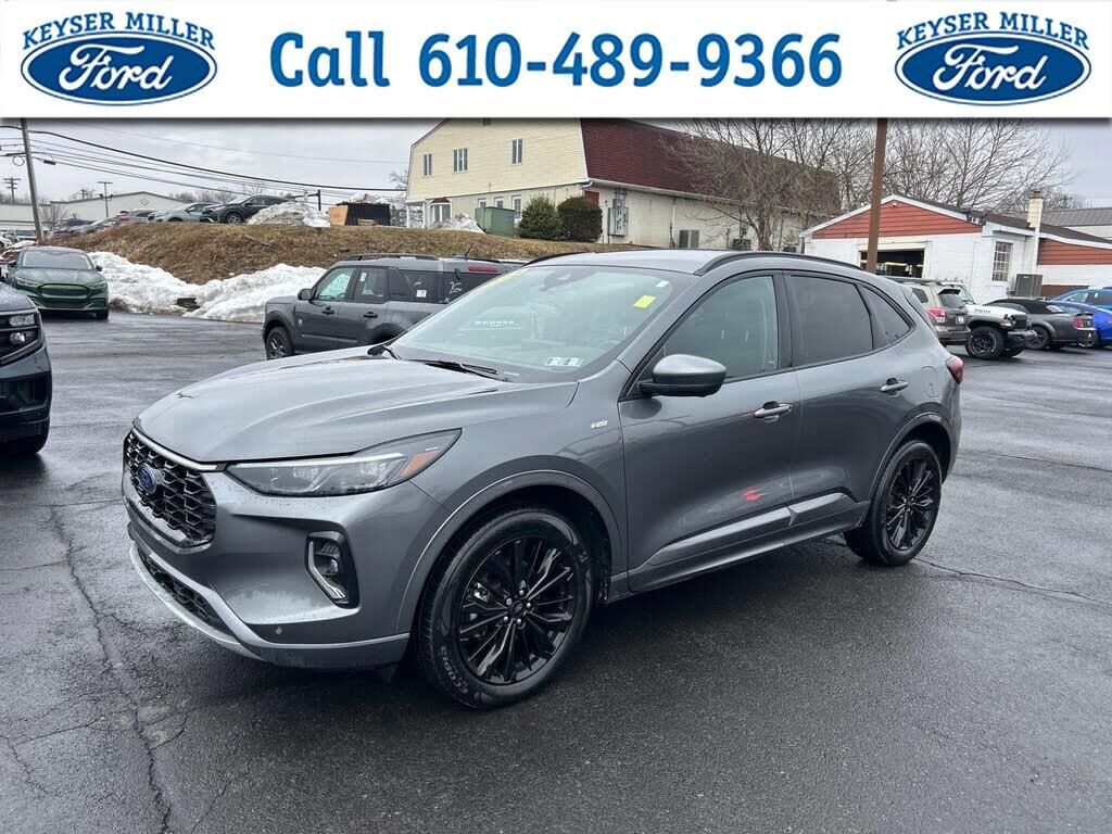 2023 Ford Escape ST-Line Elite — photo 1 of 1