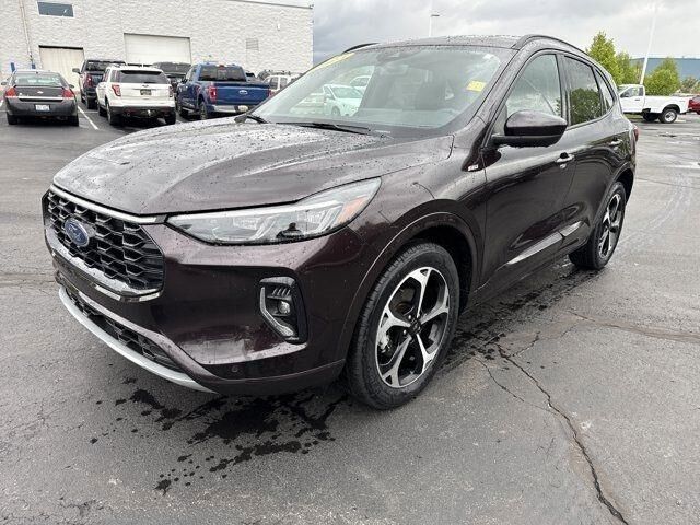 2023 Ford Escape ST-Line Elite — photo 1 of 26