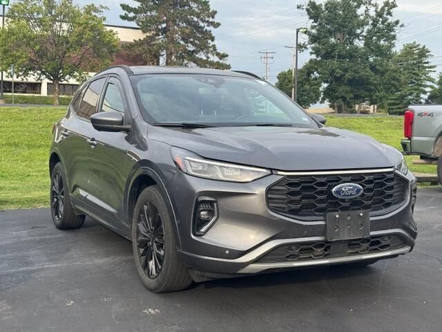 2023 Ford Escape ST-Line Elite — photo 1 of 12