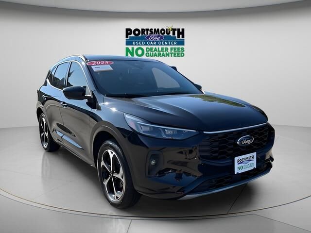 2025 Ford Escape ST-Line Elite — photo 1 of 27