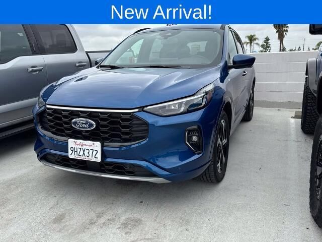 2023 Ford Escape Hybrid ST-Line Elite