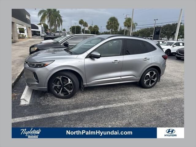 2023 Ford Escape Hybrid ST-Line Elite — photo 1 of 13
