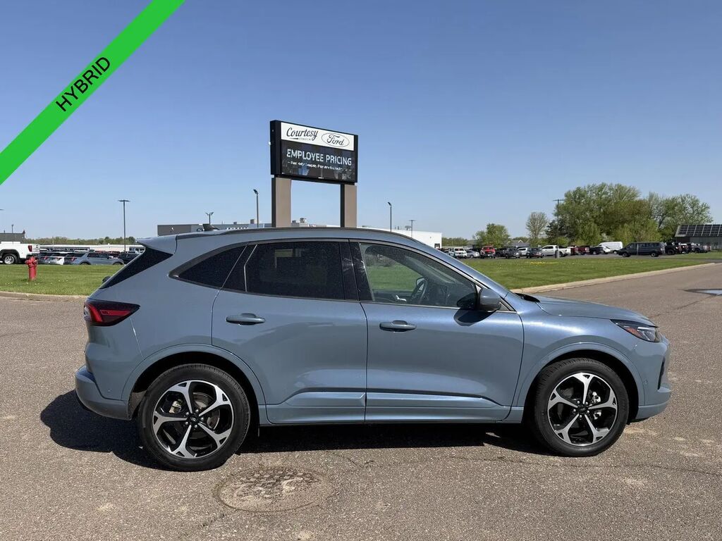 2023 Ford Escape Hybrid ST-Line Elite — photo 1 of 13