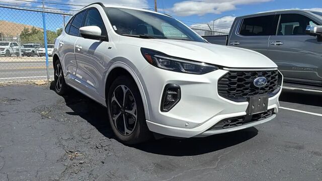 2023 Ford Escape Hybrid ST-Line Elite
