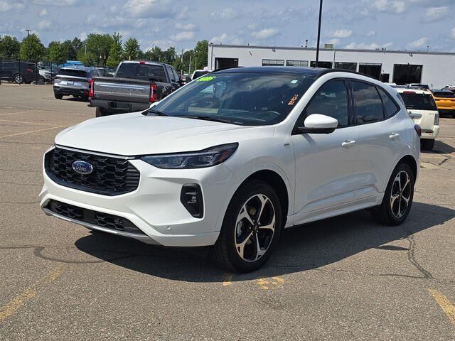 2025 Ford Escape Hybrid ST-Line Elite