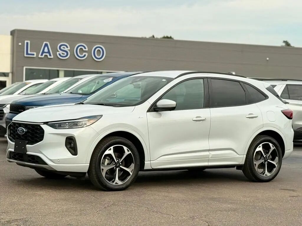 2025 Ford Escape Hybrid ST-Line Elite — photo 1 of 13