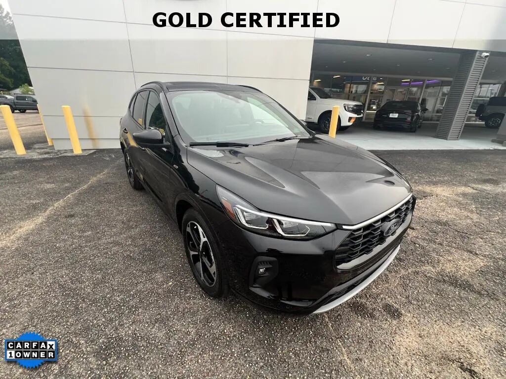 2025 Ford Escape Hybrid ST-Line Elite — photo 1 of 38