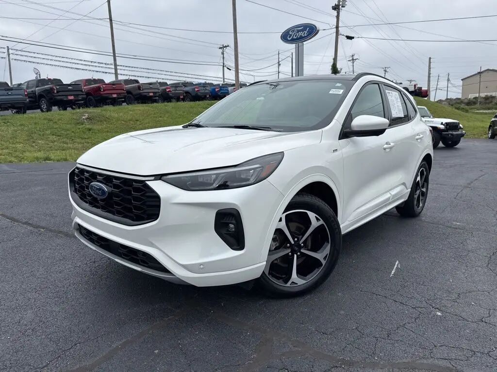 2025 Ford Escape Hybrid ST-Line Elite — photo 1 of 13