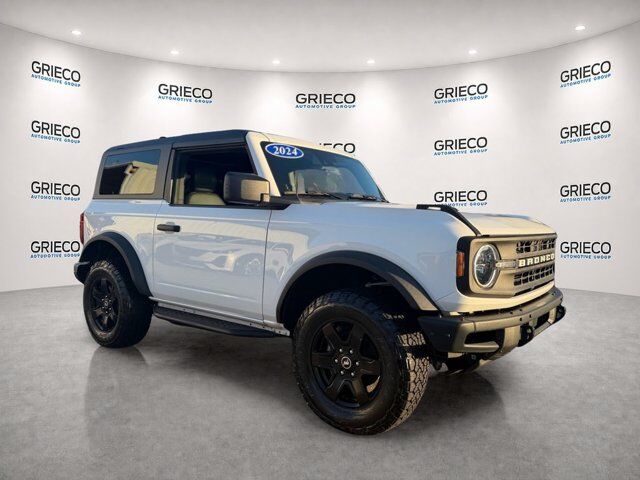 2024 Ford Bronco Black Diamond — photo 1 of 3