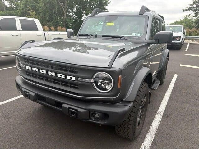 2024 Ford Bronco Black Diamond — photo 1 of 27