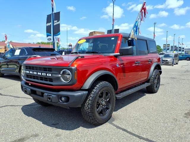2024 Ford Bronco Black Diamond — photo 1 of 13