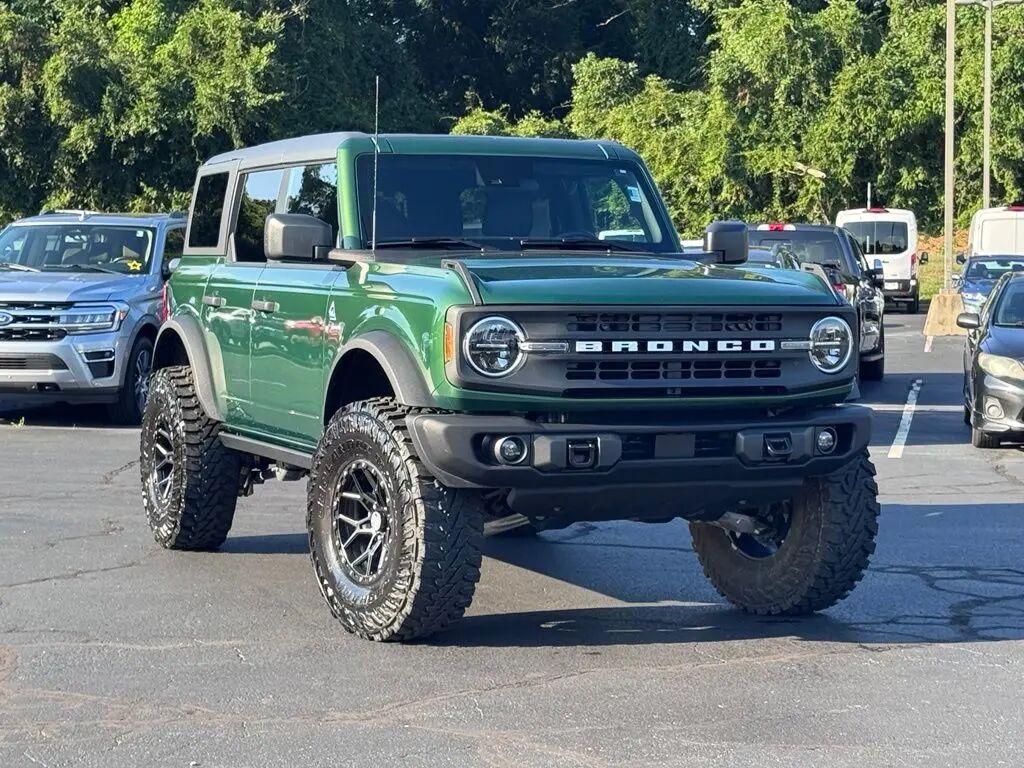 2024 Ford Bronco Black Diamond — photo 1 of 13