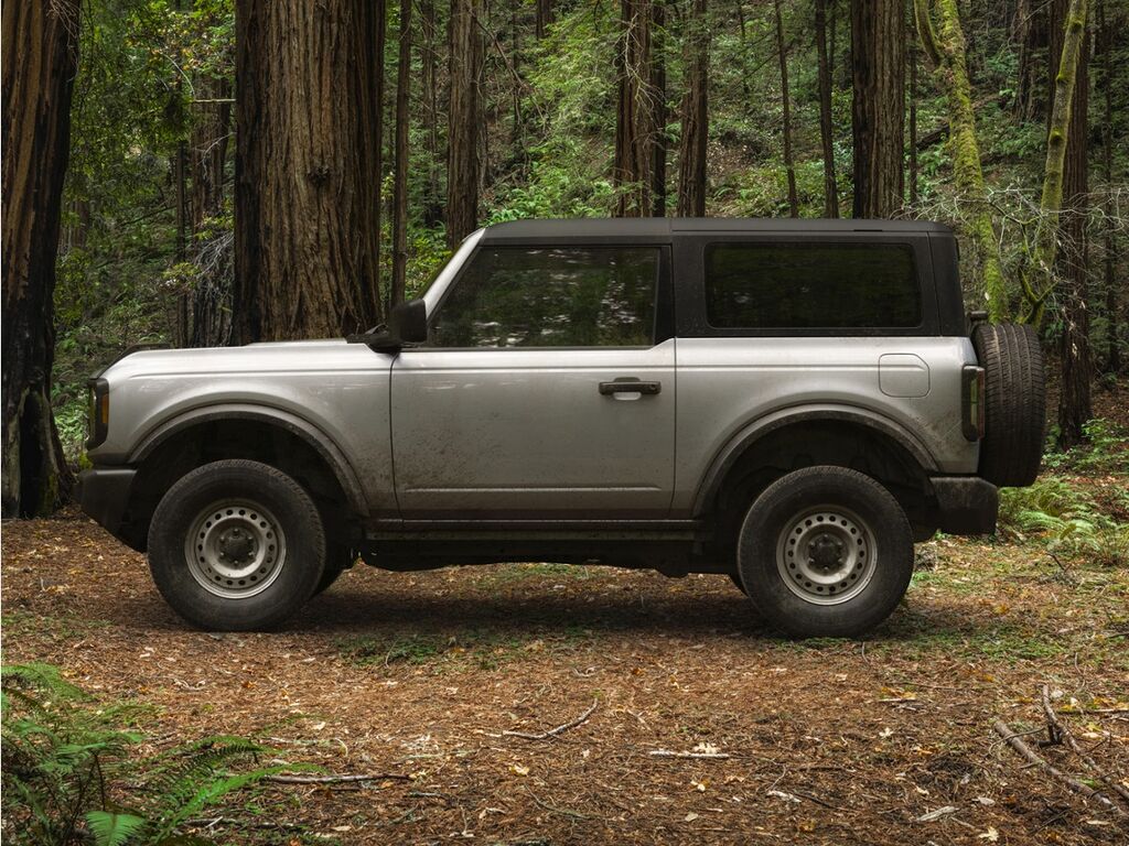 2022 Ford Bronco Base — photo 1 of 13