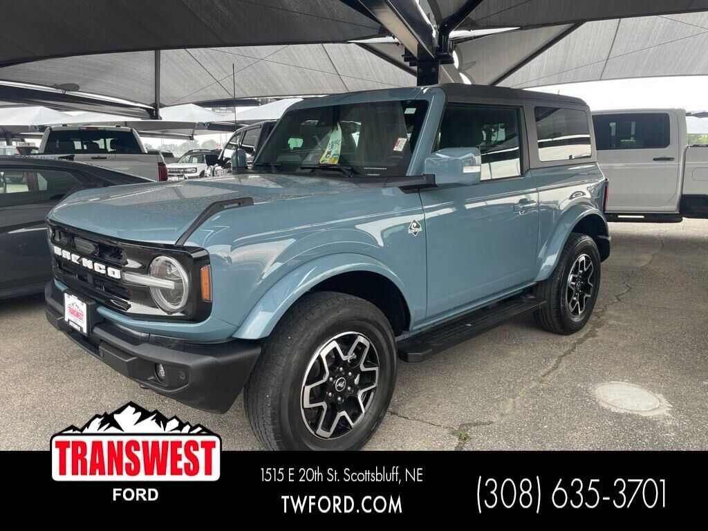 2022 Ford Bronco Outer Banks — photo 1 of 27