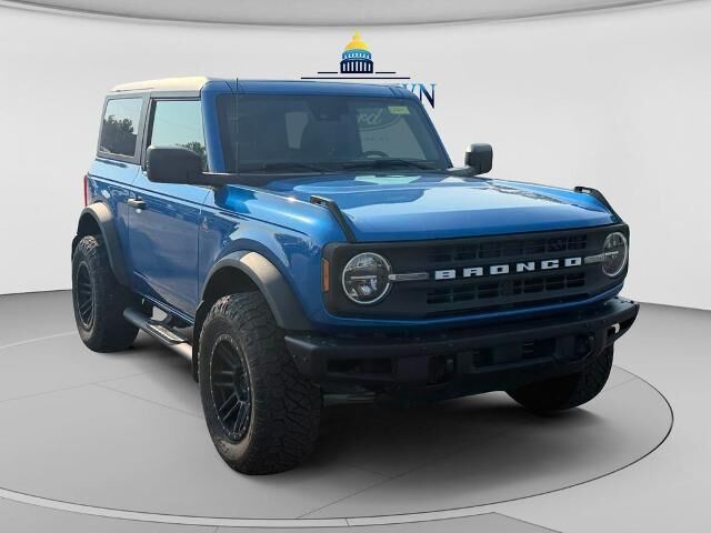 2022 Ford Bronco Black Diamond — photo 1 of 26