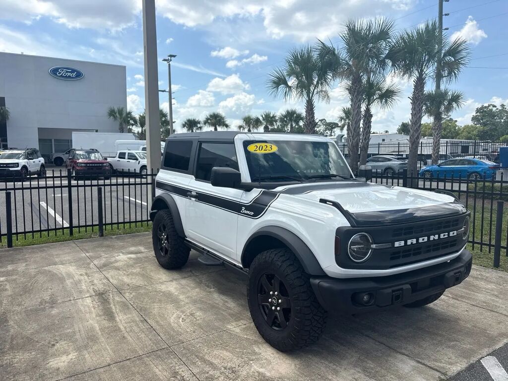 2023 Ford Bronco Black Diamond — photo 1 of 13