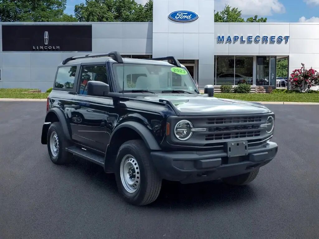 2023 Ford Bronco Base — photo 1 of 13
