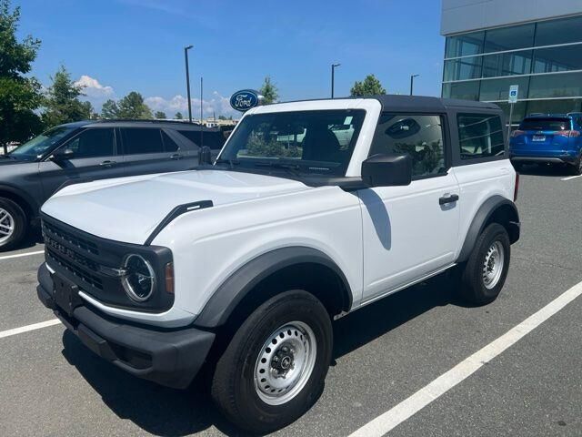 2021 Ford Bronco Base — photo 1 of 6