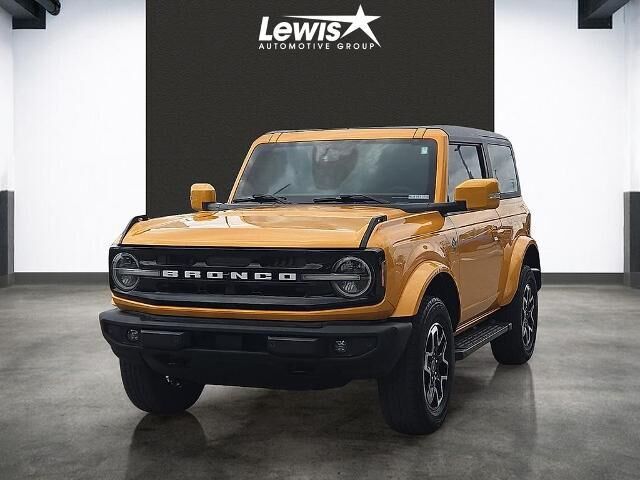2022 Ford Bronco Outer Banks — photo 1 of 24