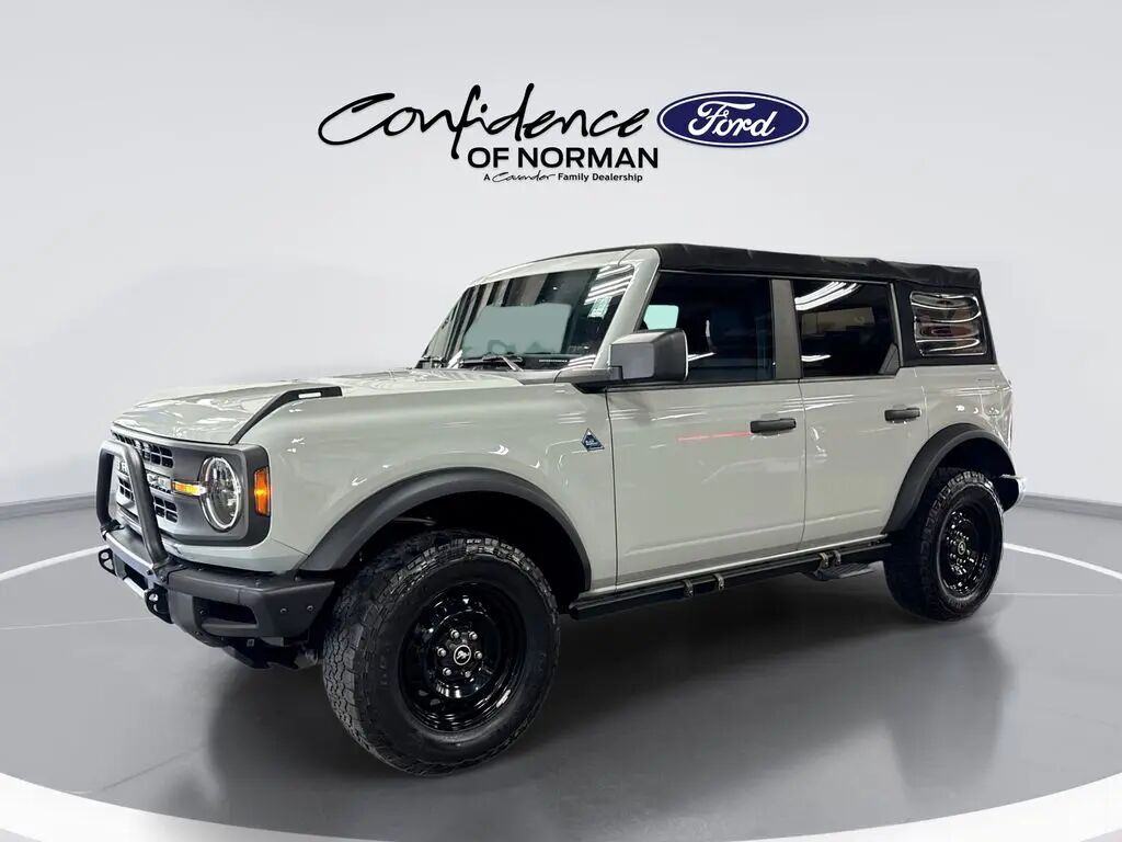 2022 Ford Bronco Black Diamond — photo 1 of 64