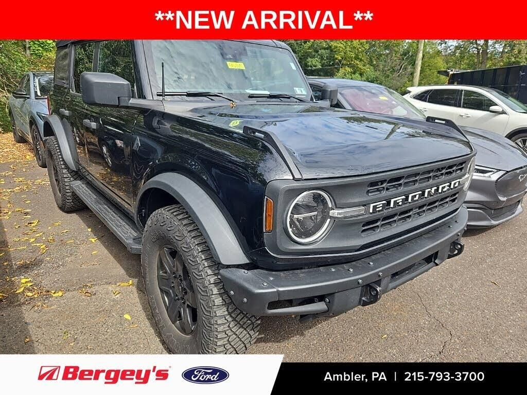 2022 Ford Bronco Black Diamond — photo 1 of 1