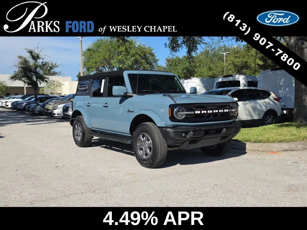 2023 Ford Bronco Outer Banks — photo 1 of 13