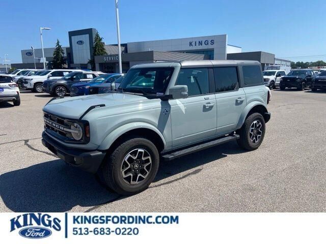 2023 Ford Bronco Outer Banks — photo 1 of 13