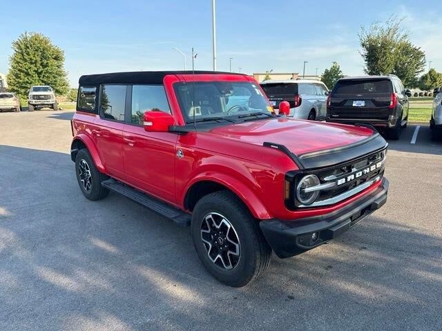2023 Ford Bronco Outer Banks — photo 1 of 13