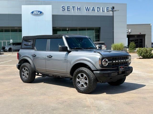 2021 Ford Bronco Base — photo 1 of 26