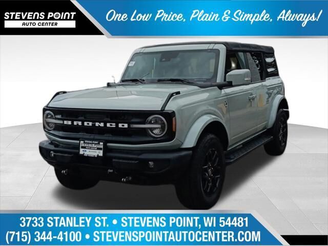 2022 Ford Bronco Outer Banks — photo 1 of 13