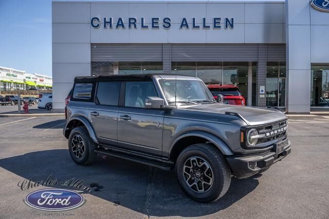 2022 Ford Bronco Outer Banks — photo 1 of 13