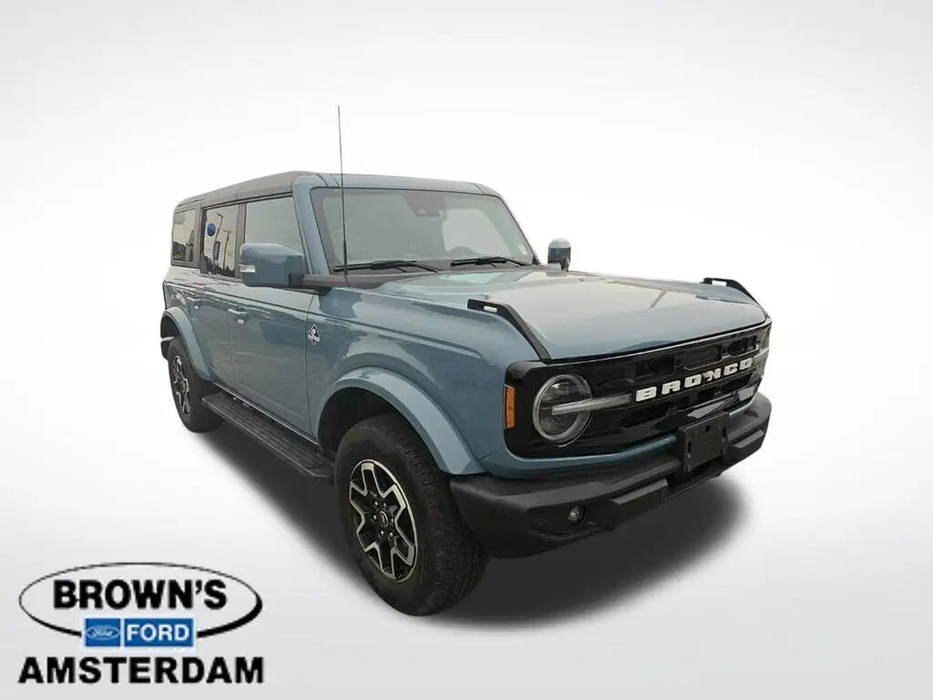 2023 Ford Bronco Outer Banks — photo 1 of 13