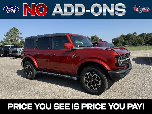 2023 Ford Bronco Outer Banks — photo 1 of 10