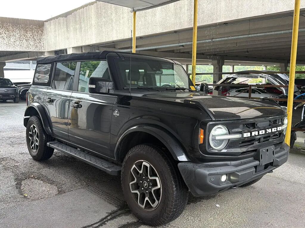 2022 Ford Bronco Outer Banks — photo 1 of 64