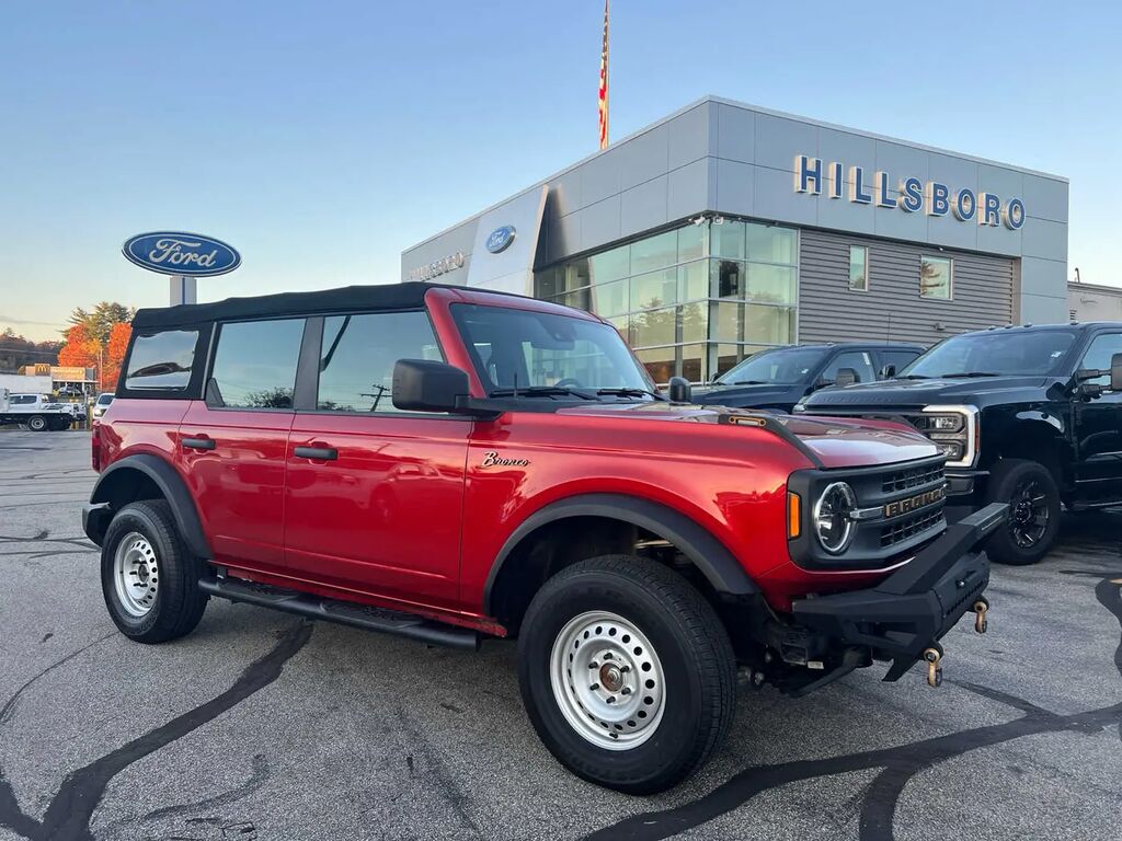 2023 Ford Bronco Base — photo 1 of 13