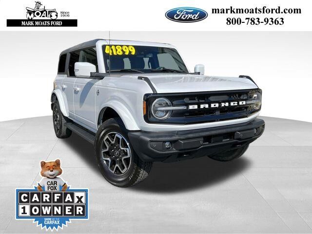 2023 Ford Bronco Outer Banks — photo 1 of 13