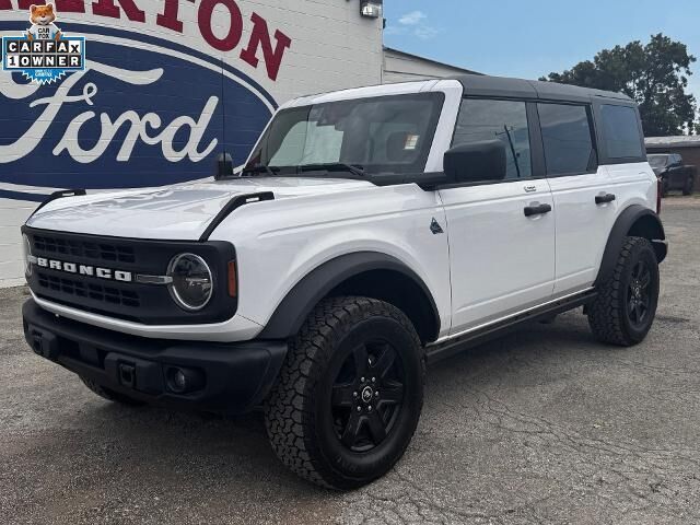2023 Ford Bronco Black Diamond — photo 1 of 26