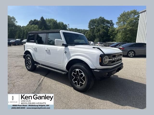 2022 Ford Bronco Outer Banks — photo 1 of 26