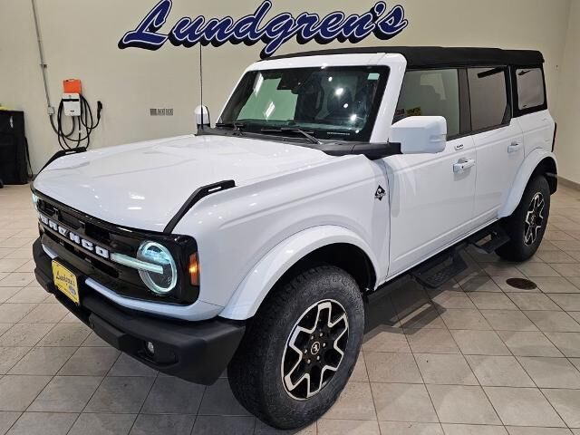 2022 Ford Bronco Outer Banks — photo 1 of 13