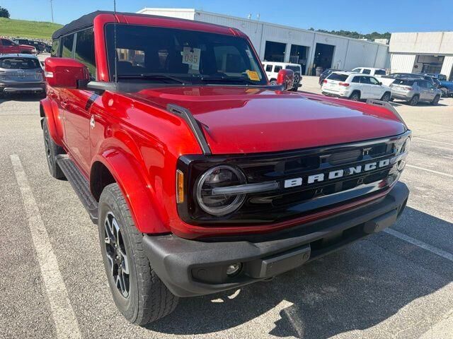 2023 Ford Bronco Outer Banks — photo 1 of 26