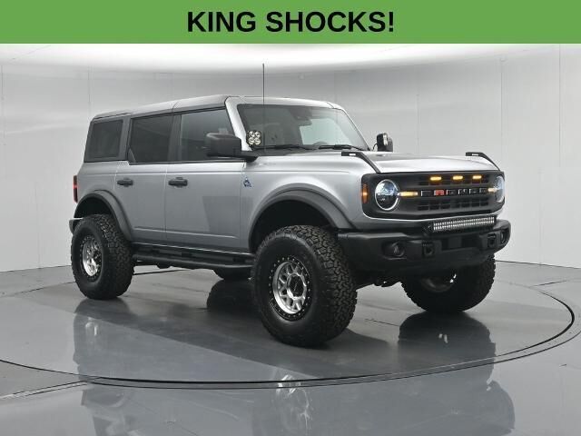 2023 Ford Bronco Black Diamond — photo 1 of 52
