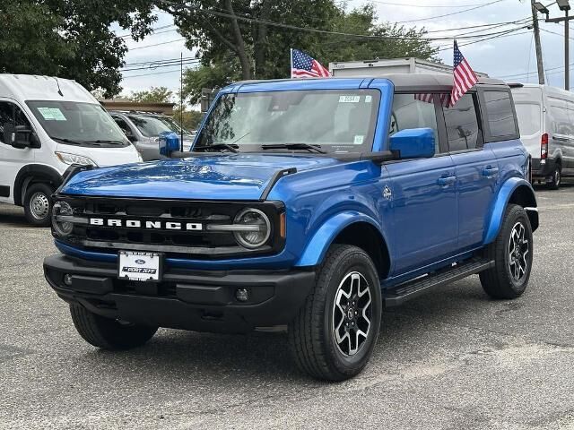 2023 Ford Bronco Outer Banks — photo 1 of 26